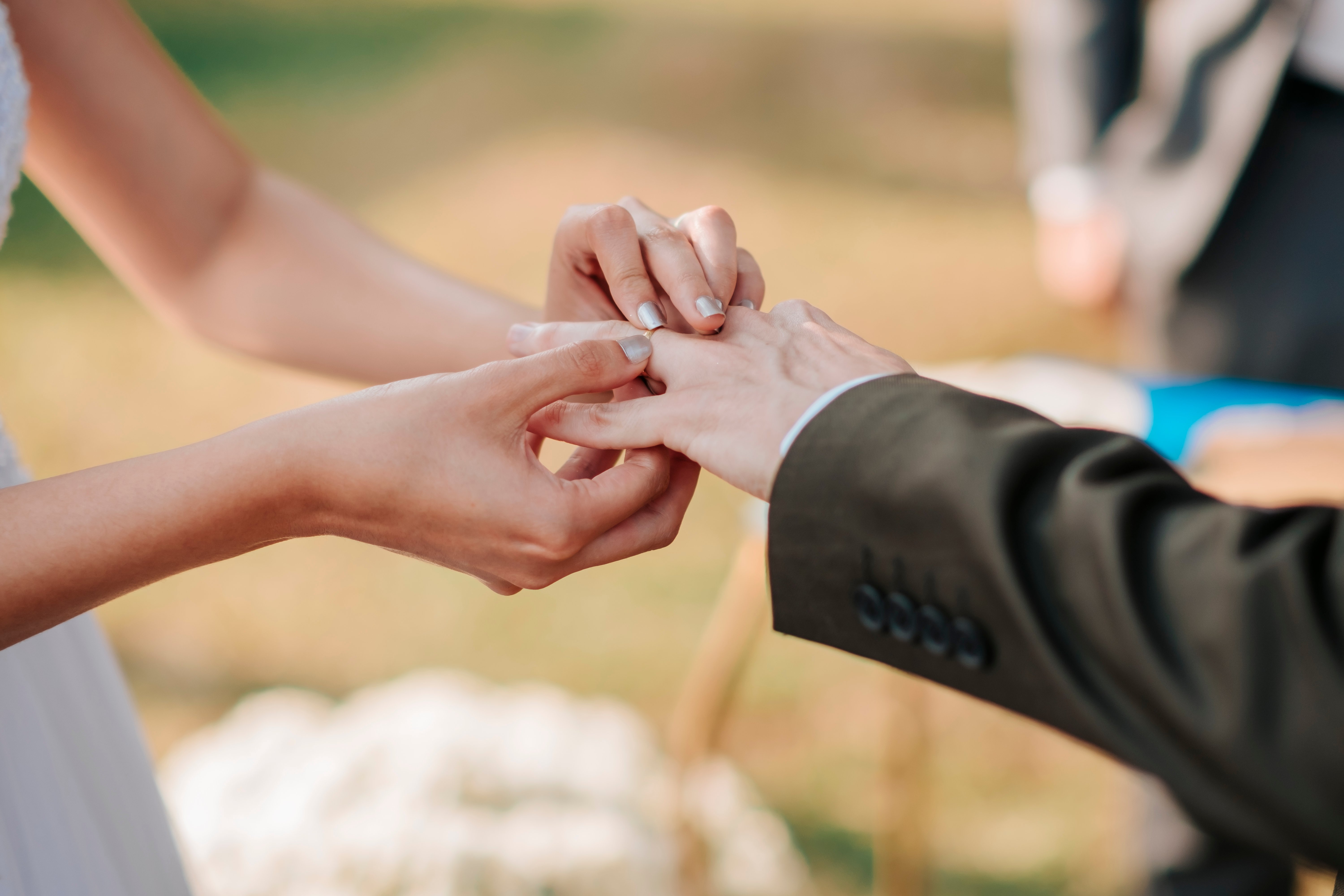 单身路上的“避坑”指南：两位牧者关于婚恋的真心话｜视野访谈录